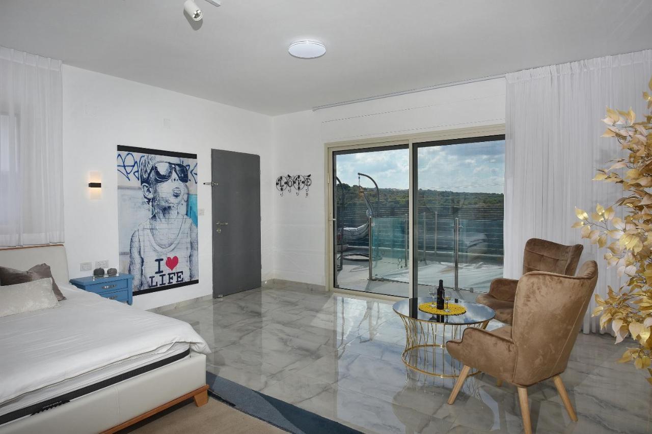 הסויטות של פולי Apartamento Manot Exterior foto