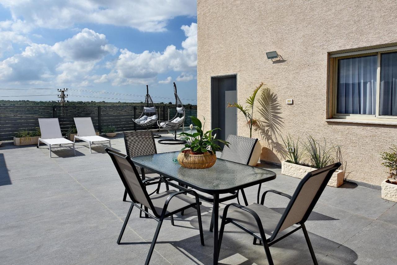 הסויטות של פולי Apartamento Manot Exterior foto