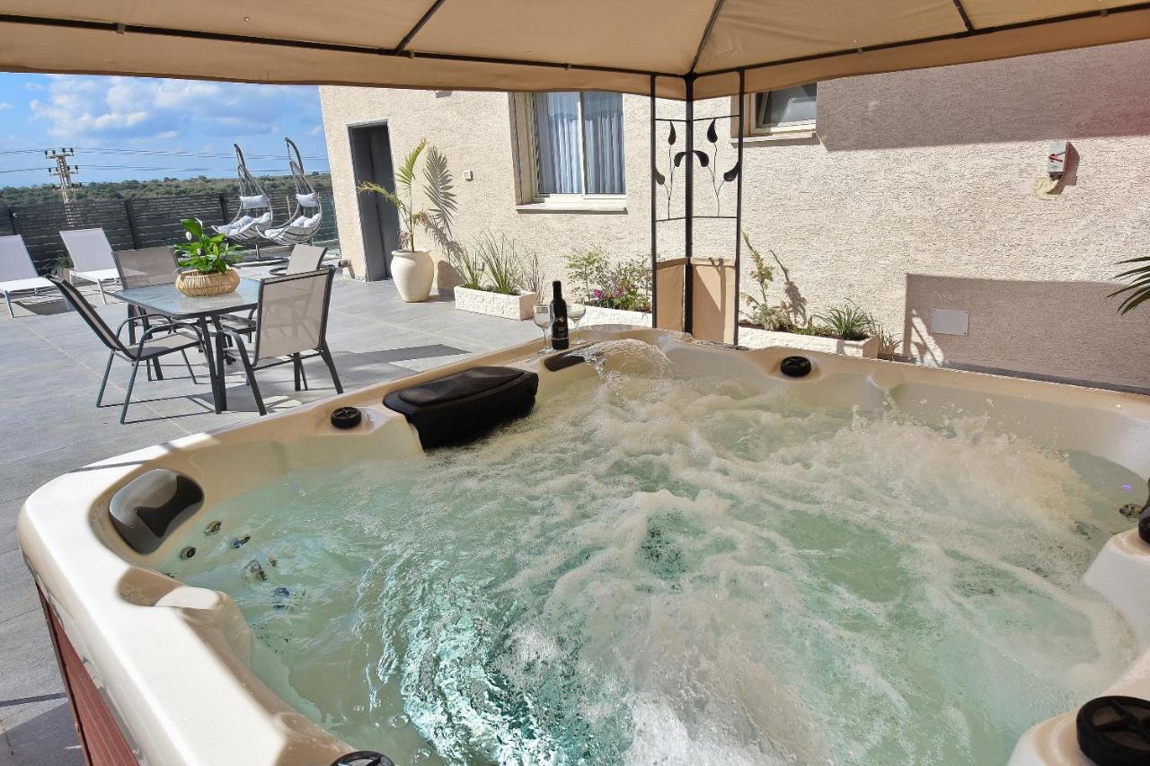 הסויטות של פולי Apartamento Manot Exterior foto